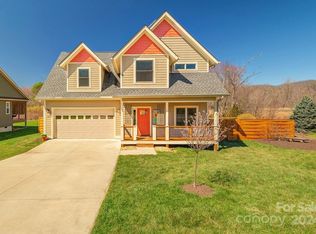 28 Linn Garden Ln, Swannanoa, NC 28778