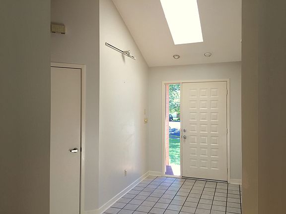 Entrance foyer..welcomes you