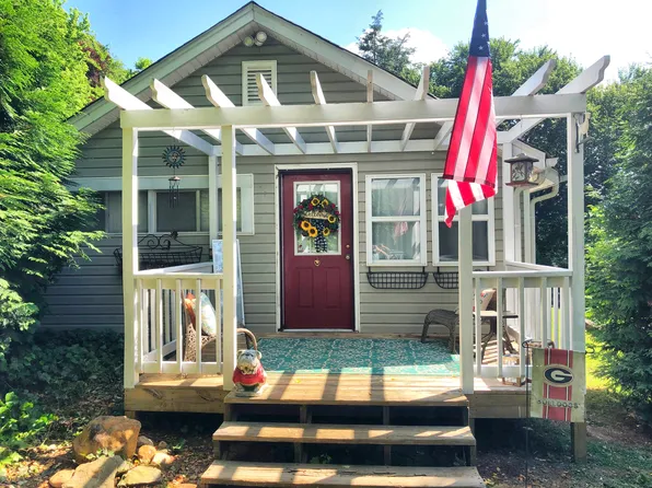 211 Seminary Cir #2, Ellijay, GA 30540