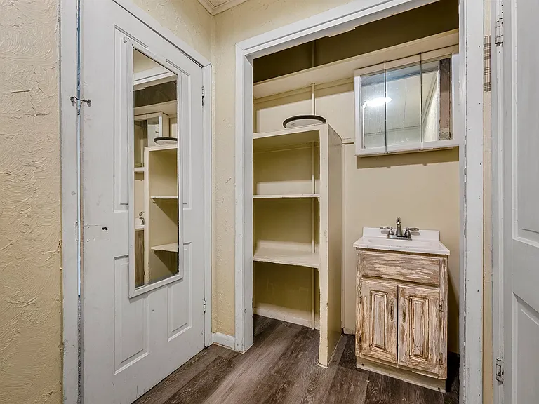 409 Arthur Ave — Photo 13