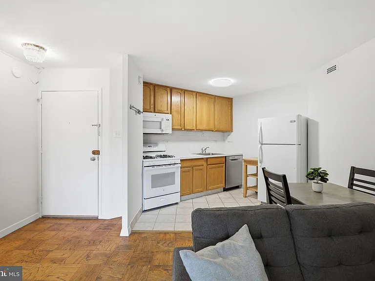 2201 L St NW #805 — Photo 7