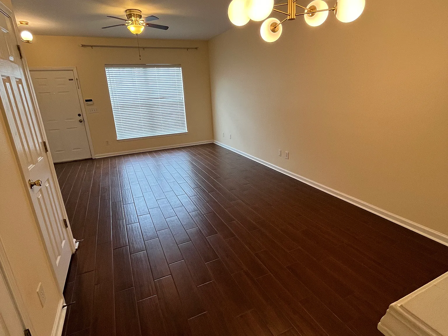 2 bed, 1184 sqft, $1,780 — Photo 2