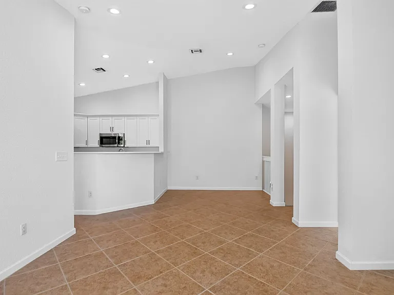 3199 Laurel Ridge Cir — Photo 12