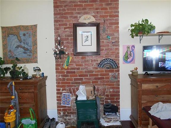5th image of 118 N Miro St