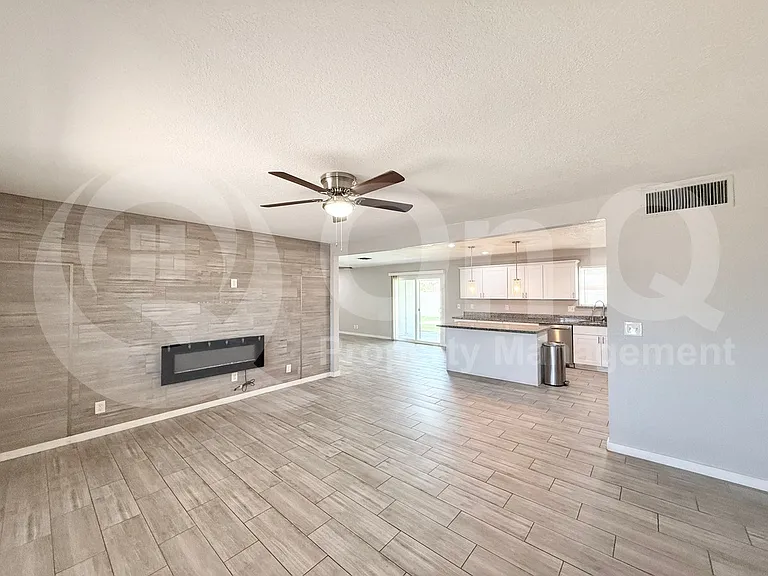 1718 W Auburn St — Photo 6