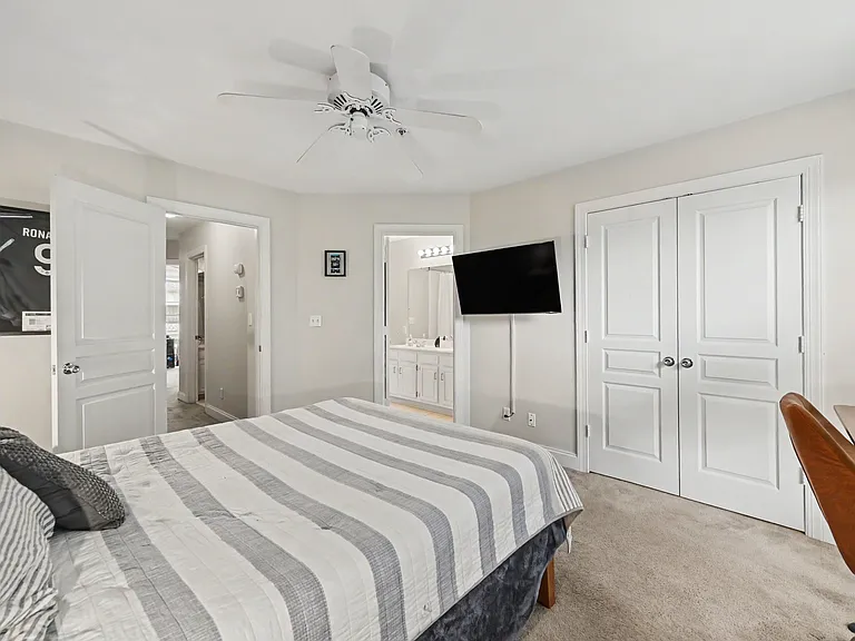 1027 Park West Dr — Photo 8