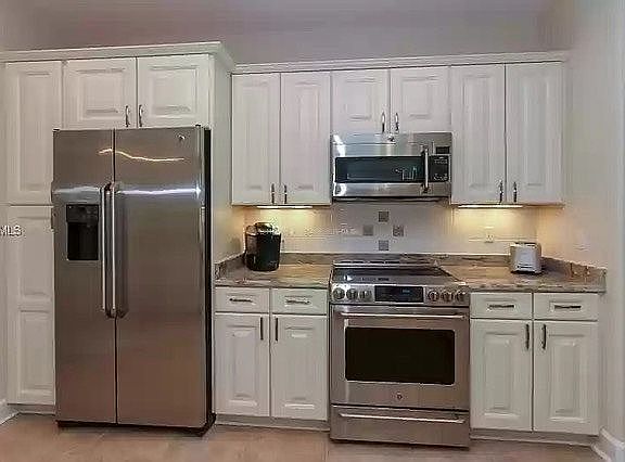 4th image of 18 Stonegate Dr