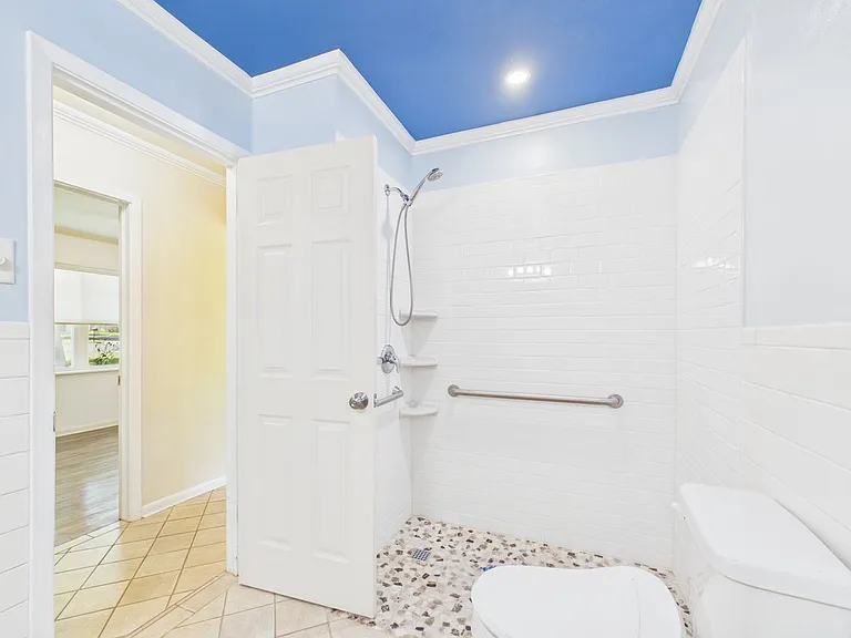 1206 Crenwelge Dr — Photo 12