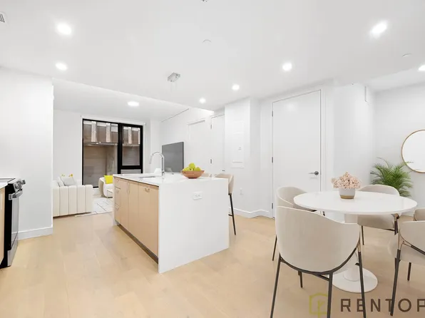 554 West 46th Street image 2 of 18