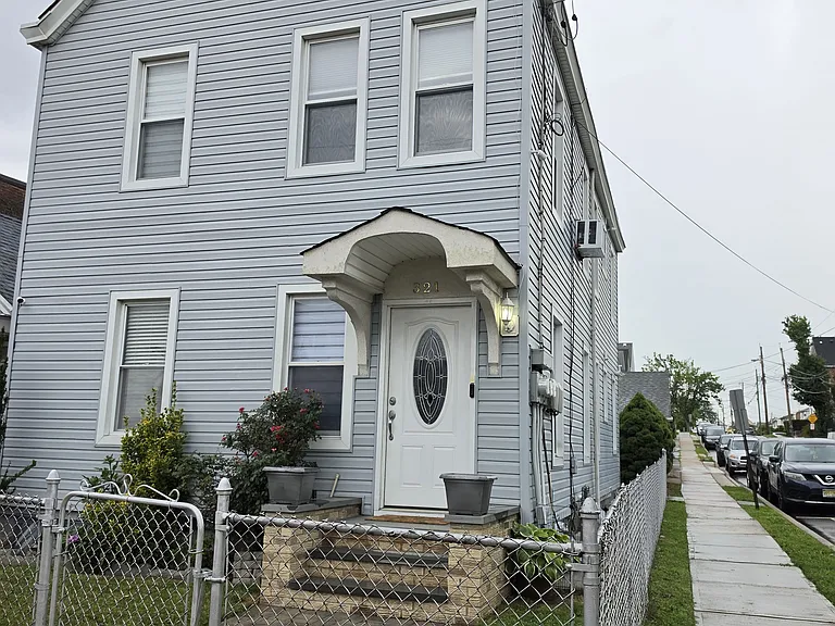 321 Parker Ave #2 — Photo 16