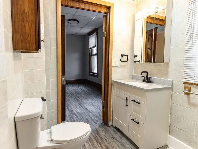 601 E 2nd Ave #2 — Photo 16