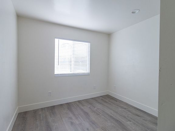 4th image of 433-439 Grant St #2