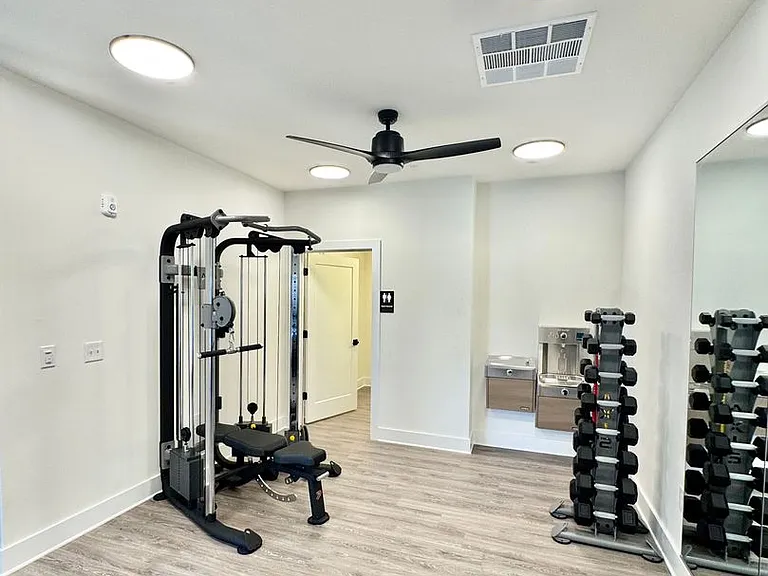 175 W Black St #201 — Photo 34