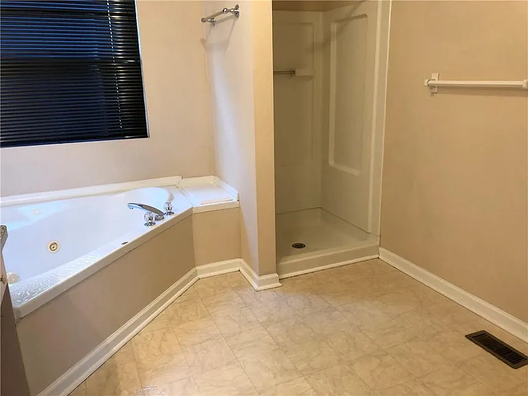 5955 Graywood Cir SE — Photo 26