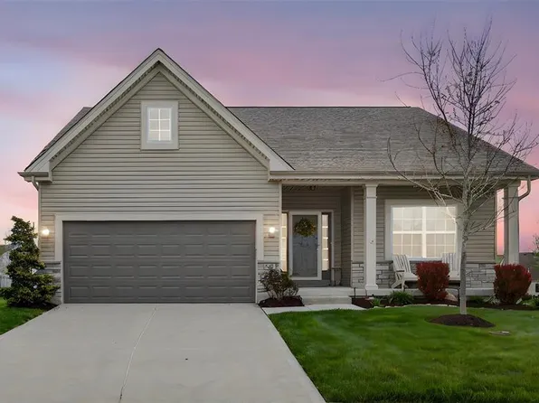 527 Columbia Downs Dr, Lake Saint Louis, MO 63367
