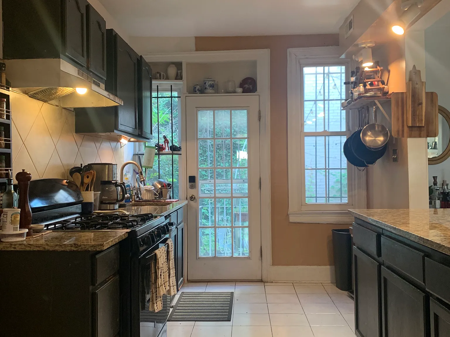 3 bed, 1.5 bath, 1488 sqft, $3,950 — Photo 4
