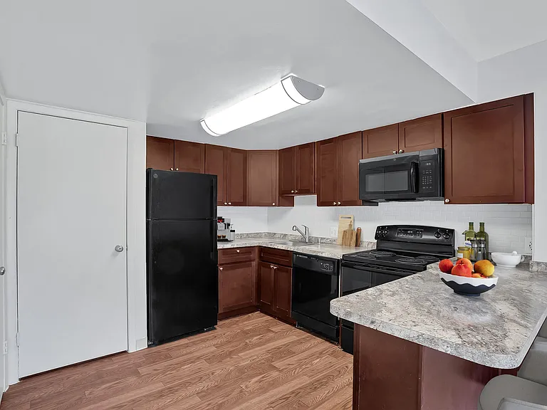Regency Club Townhomes & Apartments — Photo 8