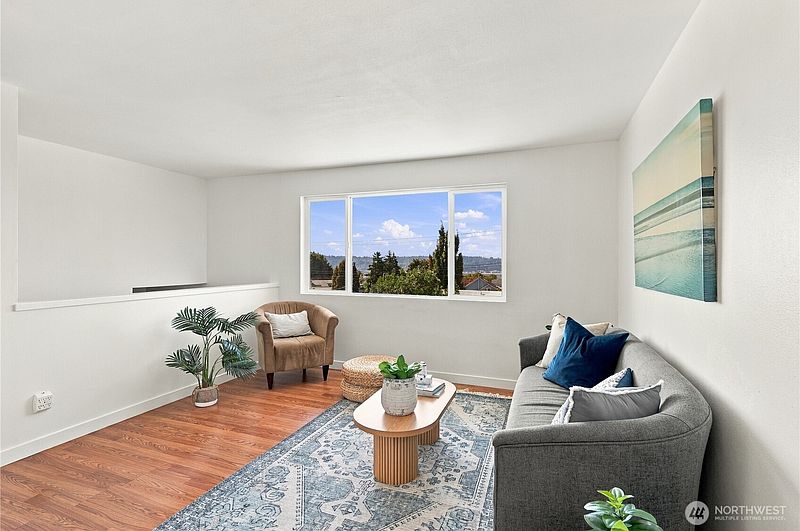 3rd image of 5922 23rd Avenue S