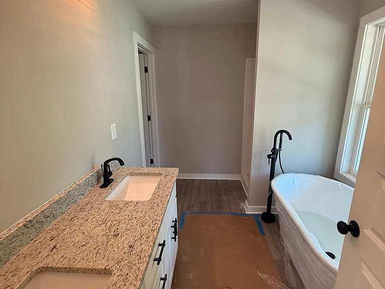 815 Whitehall Rd — Photo 13