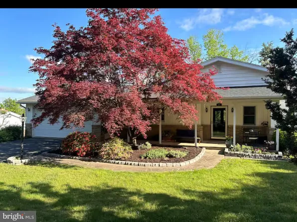 525 Stoney Ln, State College, PA 16801