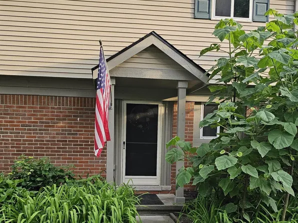 1988 Orchard Crest St, Shelby Township, MI 48317