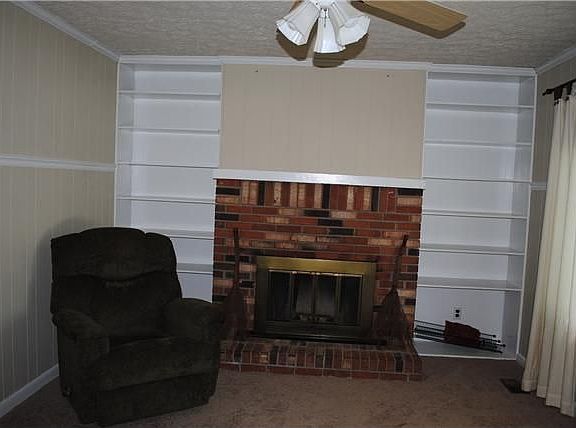 3rd image of 124 Hillwood Dr