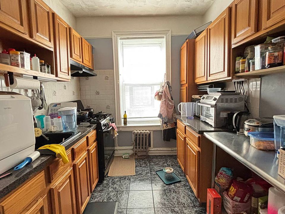 1st image of 1665 Sterling Pl #2F