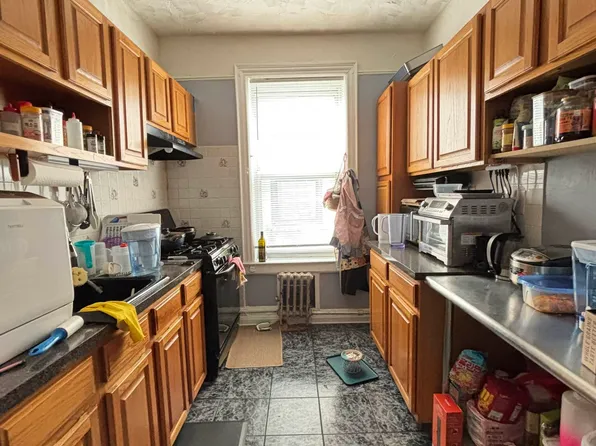 1665 Sterling Place image 1 of 9