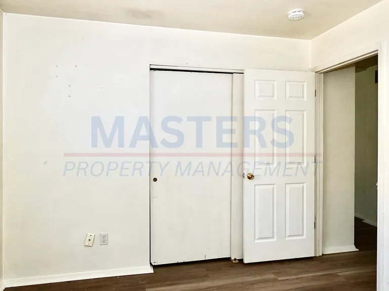 5765 Steffens Ave — Photo 11