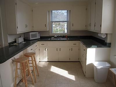 2nd image of 22-24 Carroll Ave #2