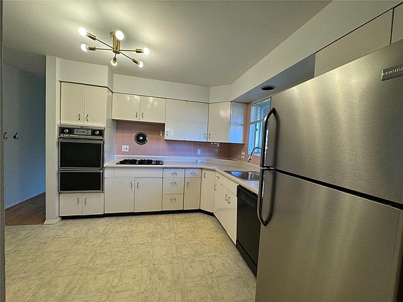 4th image of 1169 Mesa Dr