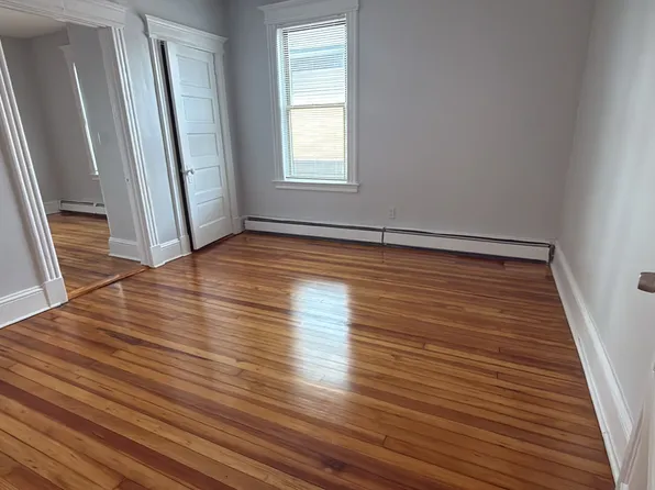 464 Wethersfield Ave APT 2N, Hartford, CT 06114