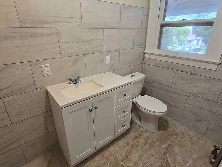 257 W Main St #2 — Photo 8