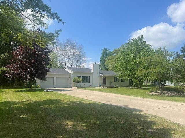 1st image of 15853 Belmont Dr