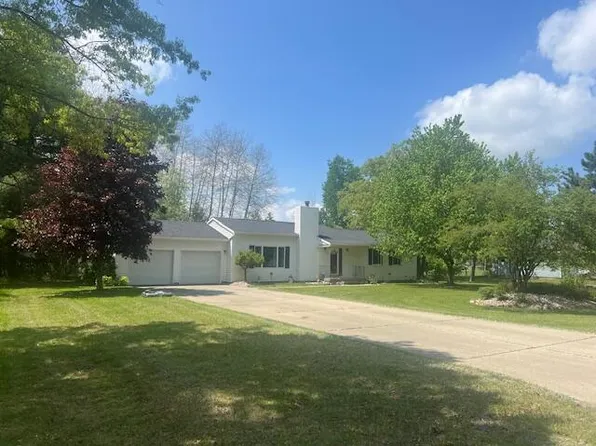 15853 Belmont Dr, Big Rapids, MI 49307