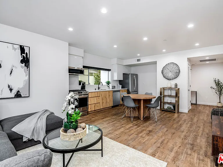 124 S Croft Ave #103 — Photo 14