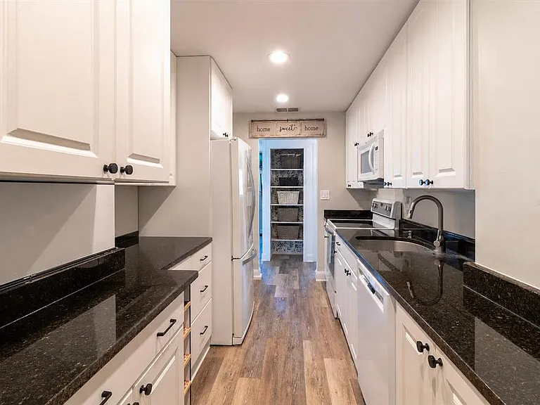 3018 19th Pl SW — Photo 13