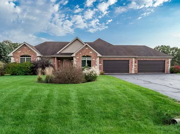 2223 Winding Creek Dr, Belvidere, IL 61008
