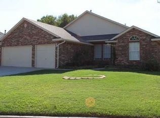 205 Tumbleweed Rd, Yukon, OK 73099