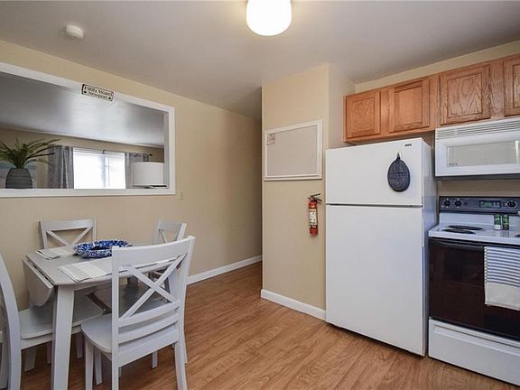4th image of 70 Carroll Ave Unit 509