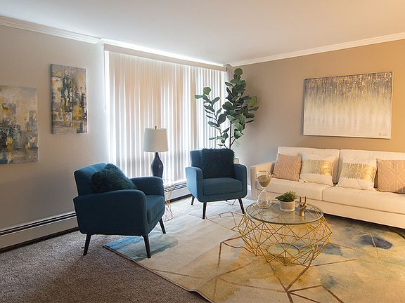 3rd image of 7499 Woodward Ave #5-305