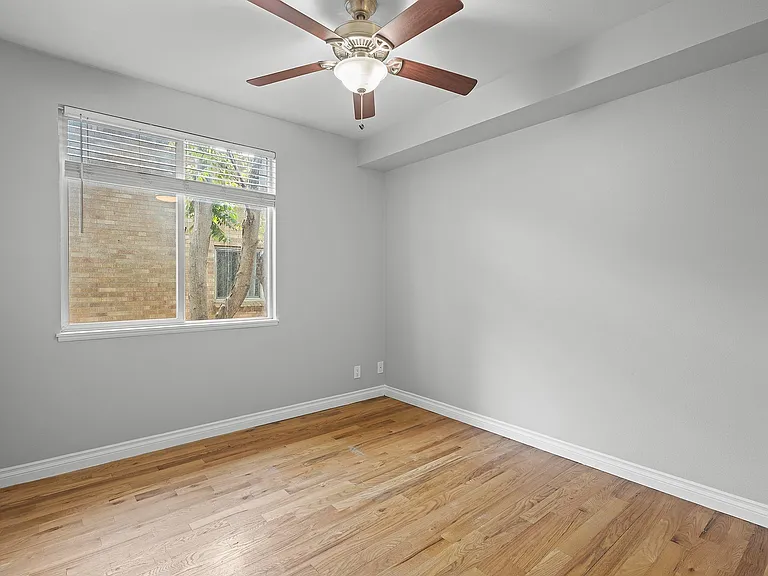 1485 Clayton — Photo 29