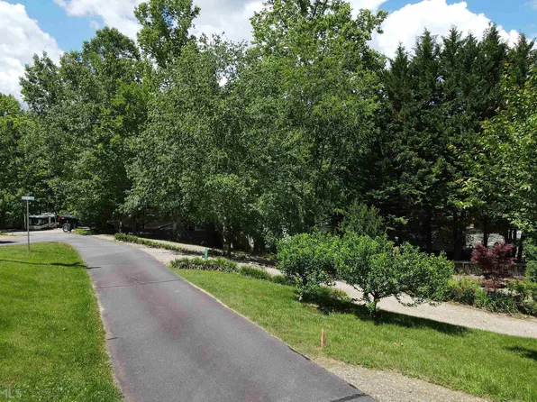 166 Choestoe Valley Cir, Blairsville, GA 30512