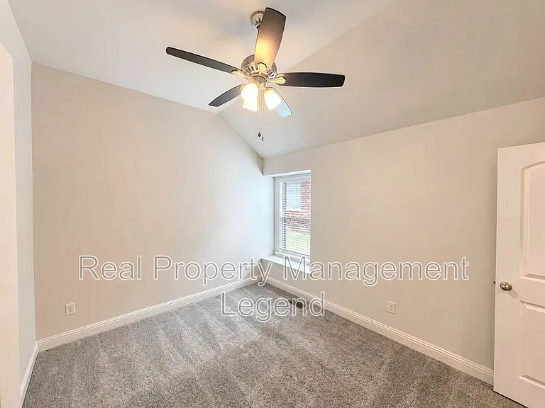 417 Cooper St — Photo 5