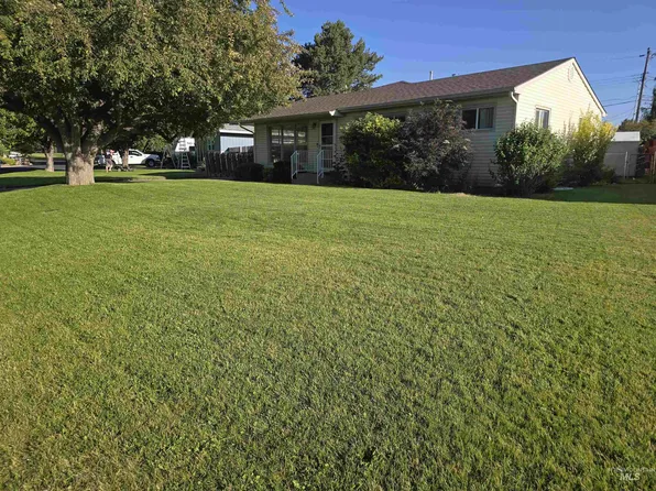 1818 Granada Dr, Twin Falls, ID 83301