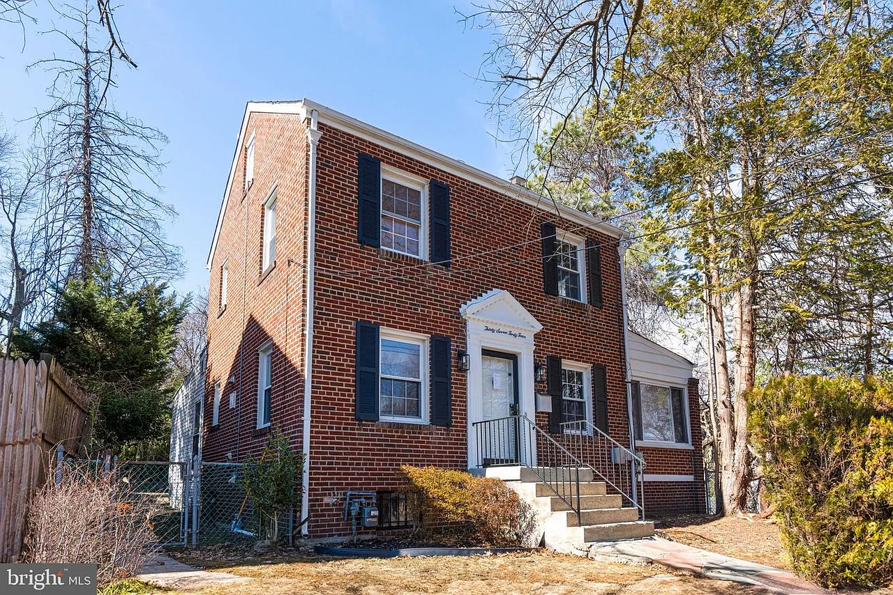 3744 Camden St SE photo 1
