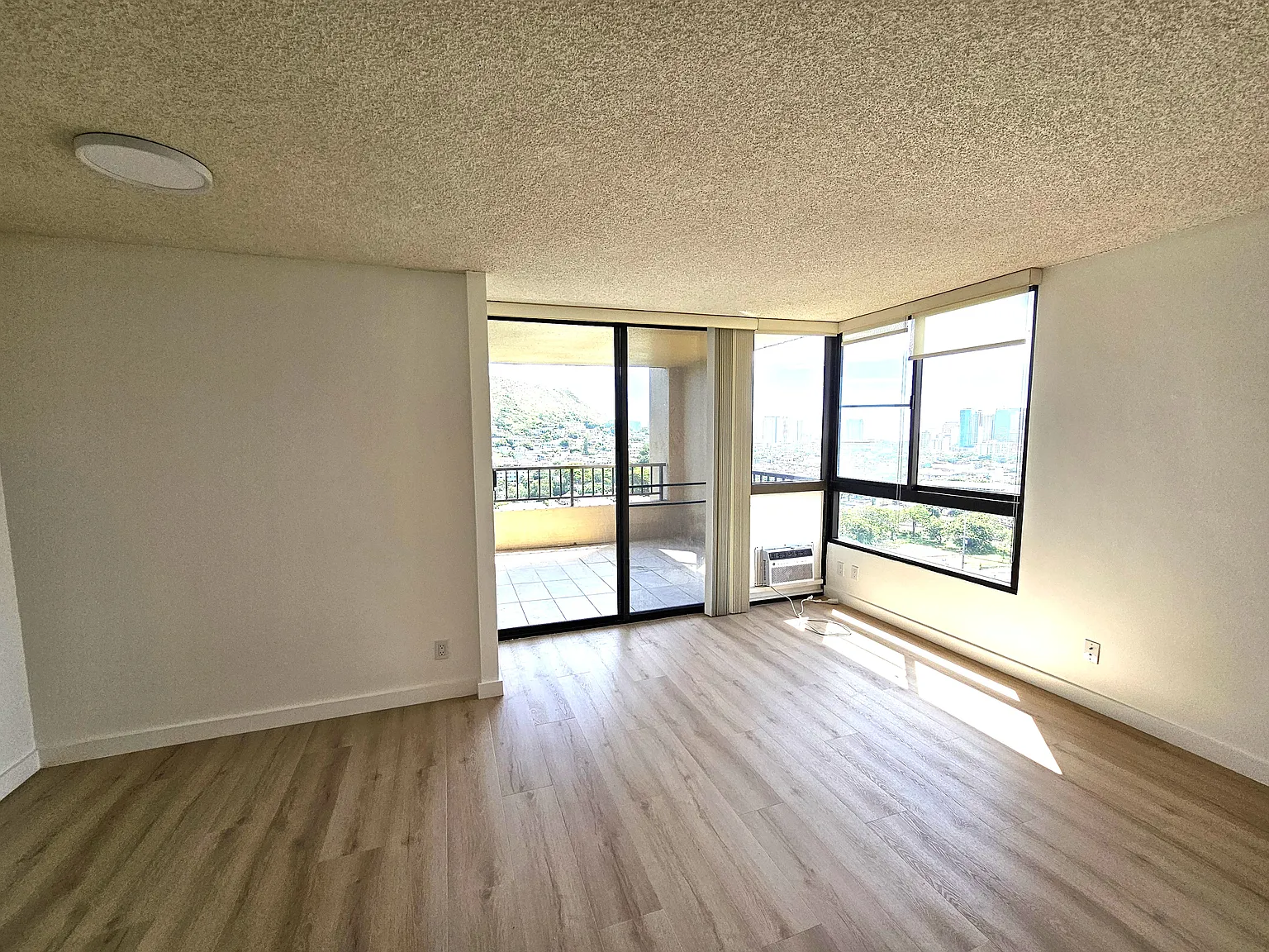 55 S Judd St — Photo 4