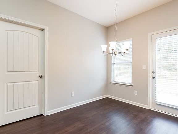 5th image of 3375 Ivey Ridge Rd