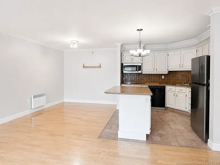191 Queen St #206 — Photo 6