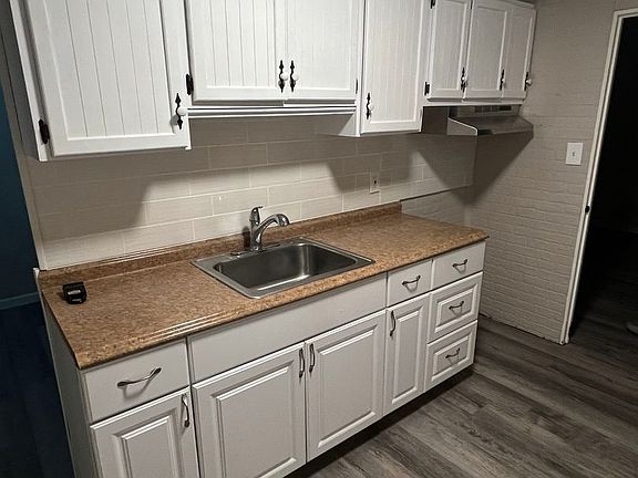 3rd image of 1645 Thalia Ave